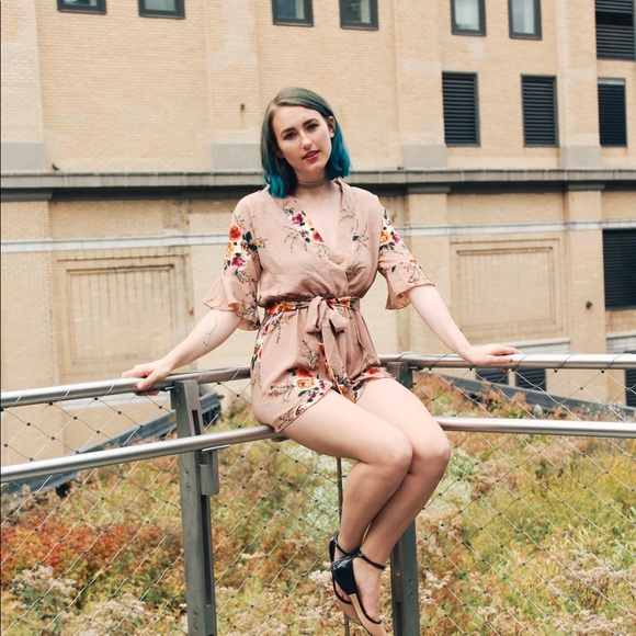 Beige floral print romper - Picture 4 of 6